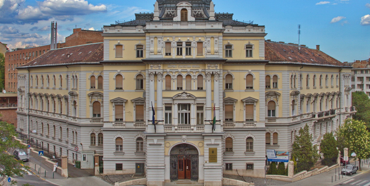 Gazsó Ferenc: Iskola, társadalom, rendszerváltás